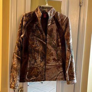 Ladies camo fleece jacket